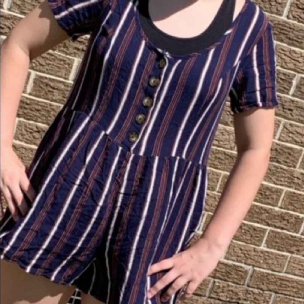 Romper - Picture 2 of 4